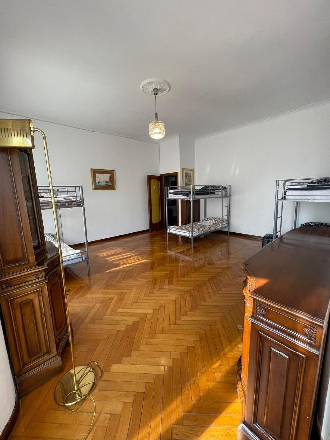 Hostel Corner 32 Milánó Kültér fotó