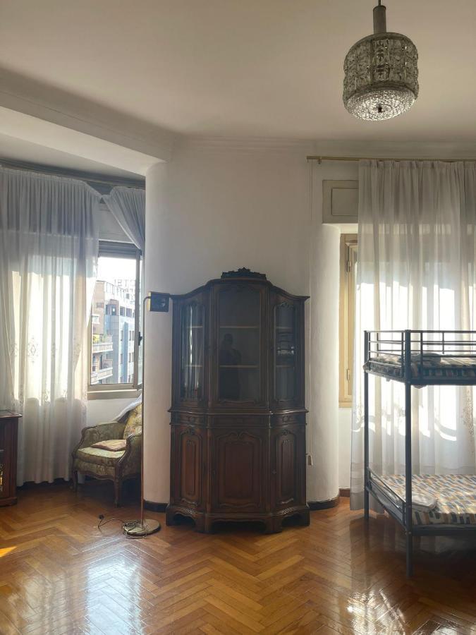 Hostel Corner 32 Milánó Kültér fotó